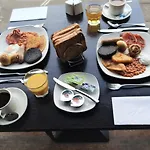 Lorne Hotel
