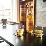 32 Victoria Crescent Road *