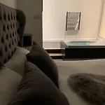 Centre - The Penthouse With Riverviews - Appartement *