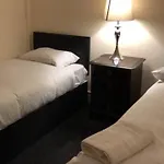 Bed & Breakfast Renfrew At Centre