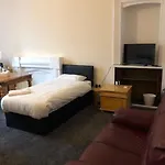 Renfrew At Centre * Glasgow