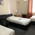 Bed & Breakfast Renfrew At Centre Glasgow