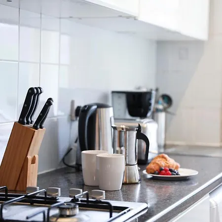 Glasgow, 3 Bed Close To Centre, Free Street Parking Apartment Glasgow