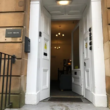 Renfrew At Centre Glasgow