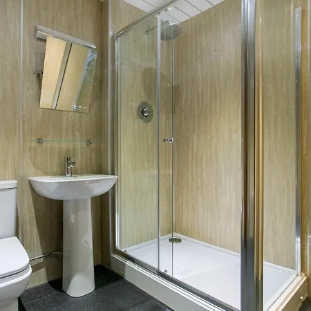 Oyo The Ivory 2* Glasgow