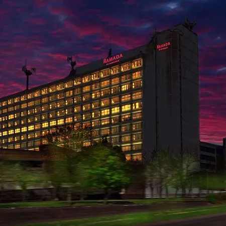 Ramada By Wyndham East Kilbride Hotel 3*