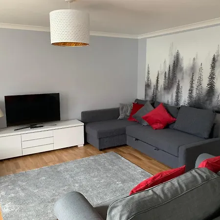 Flat One, 212 Eaglesham Road, East Kilbride, Apartament