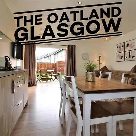 Ferienhaus The Oatland - Luxury House With Private Garden & Parking Glasgow