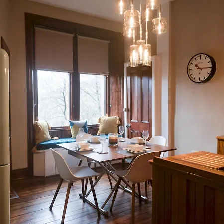 Daire Pass The Keys Beautiful, Traditional 2 Bed Flat W Free Parking Glasgow