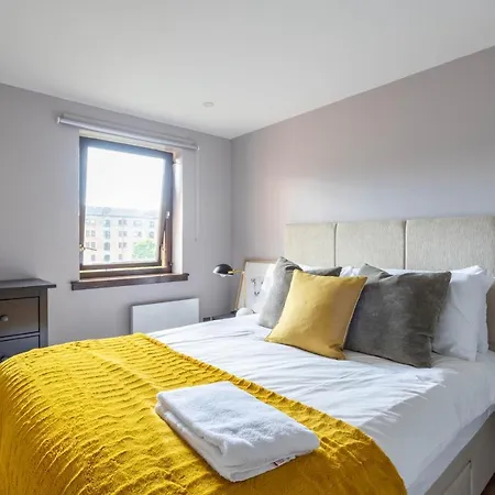 Stunning 1 Bed Merchant With Parking アパート