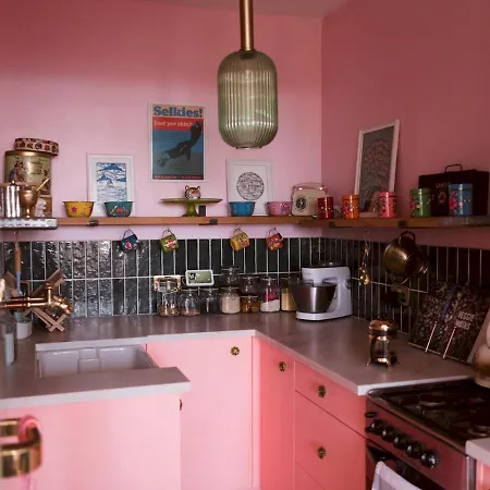 Apartment Pass The Keys Quirky, Cosy, Entire Flat In Trendy Area
