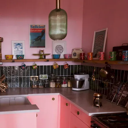 Pass The Keys Quirky, Cosy, Entire Flat In Trendy Area Apartment *