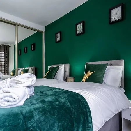 Cheerful 2 Bedroom Homely Apartment, Sleeps 4 Guest Comfy, 1x Double Bed, 2x Single Beds, Free Parking, Free Wifi, Suitable For Business, Leisure Guest, Contractors, Qe Hospital, Glasgow, Near Airport & Centre, Perfect For Common Wealth Games 20 * グラスゴー