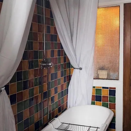 Pass The Keys Beautiful, Traditional 2 Bed Flat W Free Parking Daire *