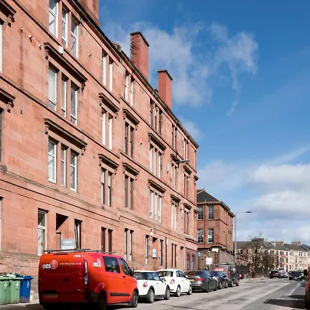 Bright 2 Bed Ground Floor Flat Next To Byres Road