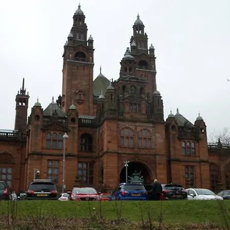 Fabulous Location, One Bedroom West End Flat, Just Off Byres Rd, Close To Sec & Hydro * גלאזגו