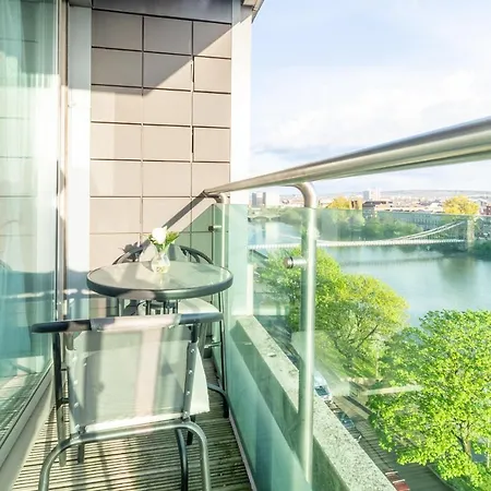 Luxury Riverview Centre *