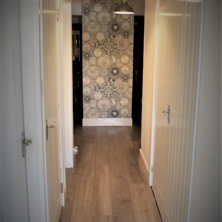 2 Bedroom At Secc Hydro Free Parking