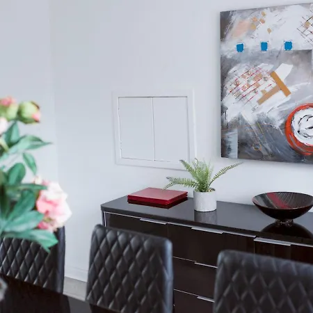 Hébergement de vacances Pass The Keys Townhouse Overlooking The River Clyde, Sleeps 10