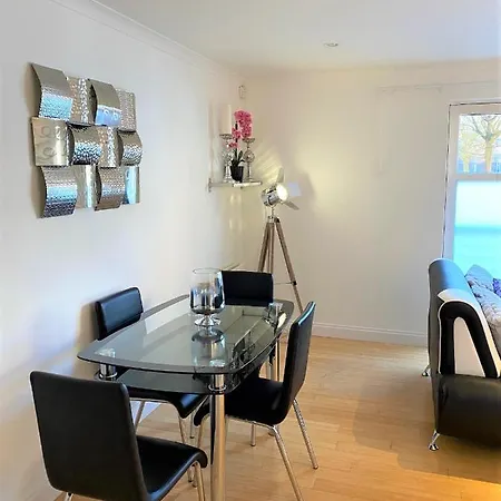 아파트 Sec Minerva Westend Two Bedroomed