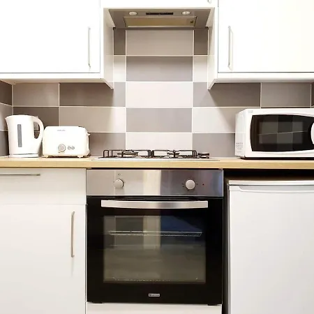 Gorgeous, Light & Airy In The Heart Of The West End, Close To Sec And Hydro