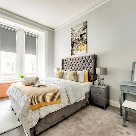 Pass The Keys Stylish 2 Bed In Heart Of West End