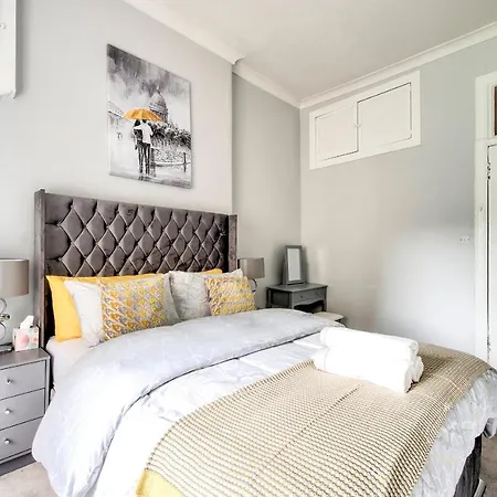 Pass The Keys Stylish 2 Bed In Heart Of West End Lägenhet *