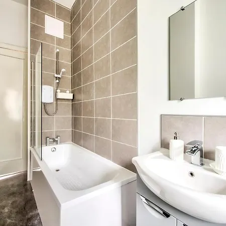 Pass The Keys Stylish 2 Bed In Heart Of West End Glasgow