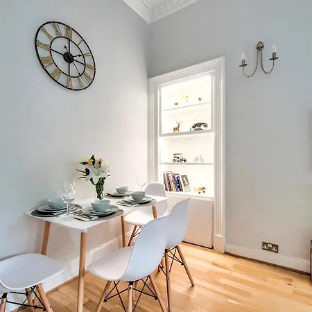 Pass The Keys Stylish 2 Bed In Heart Of West End Lägenhet *