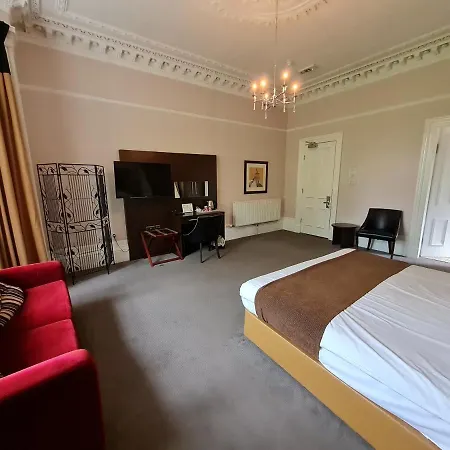 Number 10 Hotel