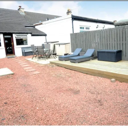 Cheerful One Bedroom With Parking Space. 度假居