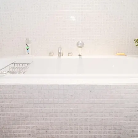 Views Centre Freeparking