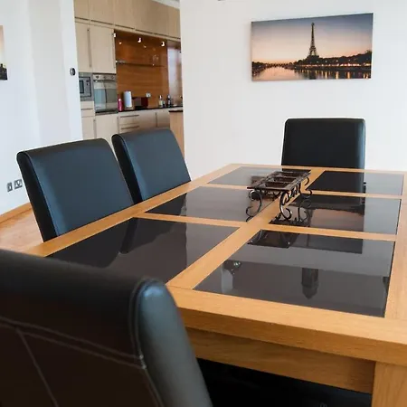 Views Centre Freeparking