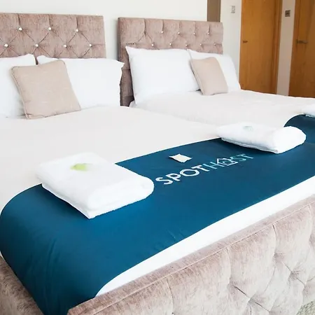 Views Centre Freeparking *