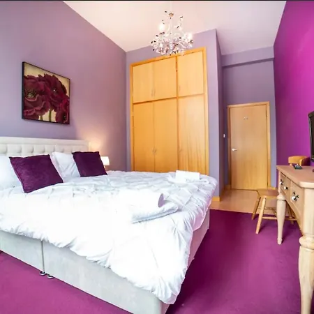 Renfield Apartment, Bright And Spacious Appartement *