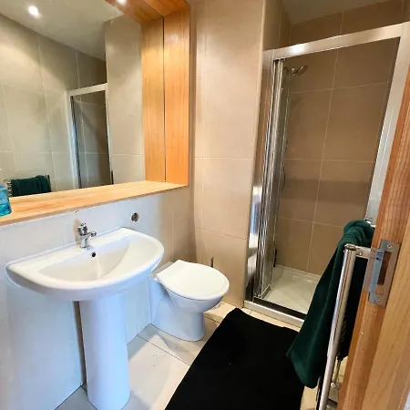 Centre 2-bed Parking Jacuzzi Bath 公寓 格拉斯哥