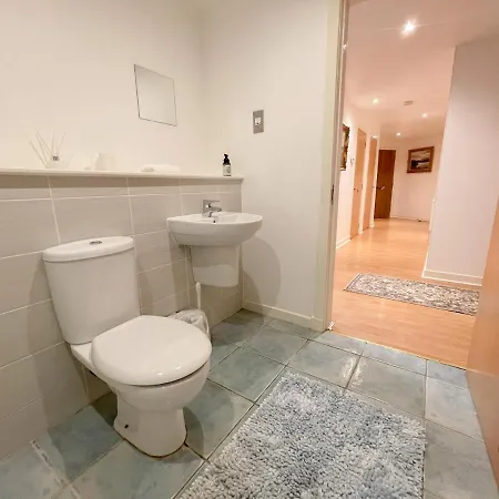 Kelvingrove 2 Bedroom - Private Parking * Glasgow