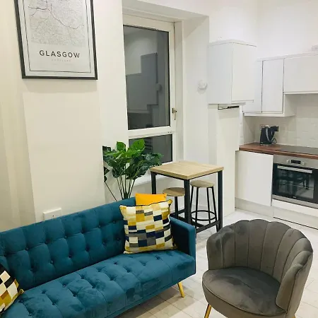 Appartamento Cheerful 2 Bedroom Homely Apartment, Sleeps 4 Guest Comfy, 3x Double Bed, Parking, Free Wifi, Suitable For Business, Leisure Guest,glasgow, West End, Near Centre, Perfect For Common Wealth Games 2026 *