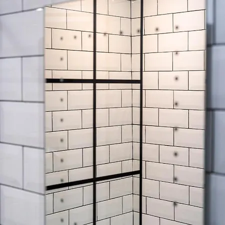 Cheerful 2 Bedroom Homely Apartment, Sleeps 4 Guest Comfy, 3x Double Bed, Parking, Free Wifi, Suitable For Business, Leisure Guest,glasgow, West End, Near Centre, Perfect For Common Wealth Games 2026