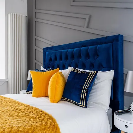 Cheerful 2 Bedroom Homely Apartment, Sleeps 4 Guest Comfy, 3x Double Bed, Parking, Free Wifi, Suitable For Business, Leisure Guest,glasgow, West End, Near Centre, Perfect For Common Wealth Games 2026 * 格拉斯哥