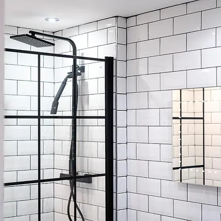 Cheerful 2 Bedroom Homely Apartment, Sleeps 4 Guest Comfy, 3x Double Bed, Parking, Free Wifi, Suitable For Business, Leisure Guest,glasgow, West End, Near Centre, Perfect For Common Wealth Games 2026 Apartmán Glasgow