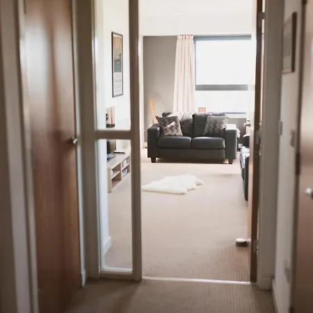 Lovely 2-bed Flat Harbour Free Parking - Pass The Keys Апартаменты Глазго