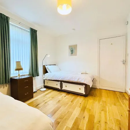 Dom wakacyjny Millerston House Glasgow