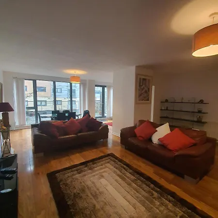 Modern Apt @tramway Theatre Apartment Glasgow