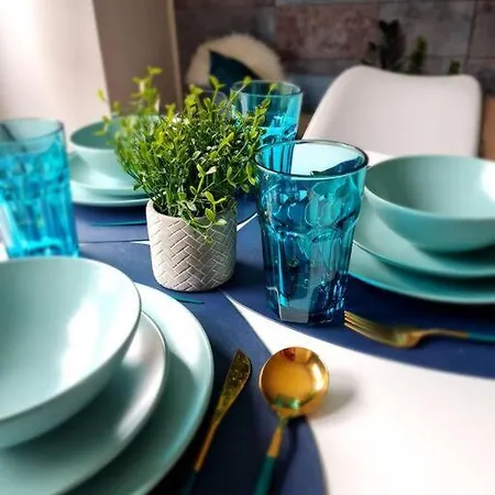 Stylish 2 Bedroom / Free Gated Parking Appartement *