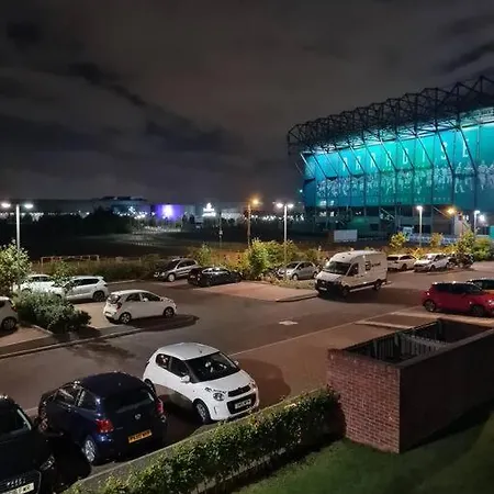 Appartement Stylish 2 Bedroom / Free Gated Parking *