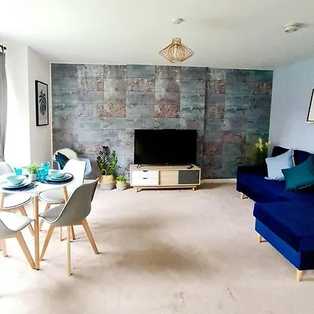 Stylish 2 Bedroom / Free Gated Parking Glasgow