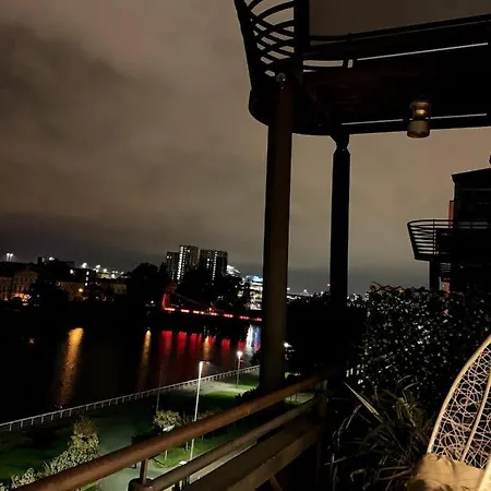 公寓 Centre G1 Penthouse With Riverviews - Duplex - 4 Bedrooms, 3 Bathrooms, Kitchen, 1 Living Room, 1 Dining Room, 2 Terraces, Parking, Floor, 2050 Sq Ft, Merchant 格拉斯哥