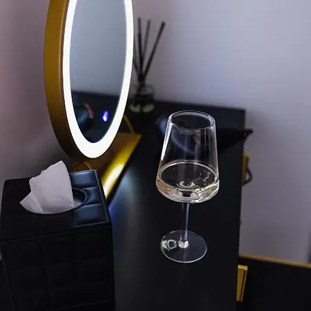 The Skyline - *private Balcony* *views* Glasgow