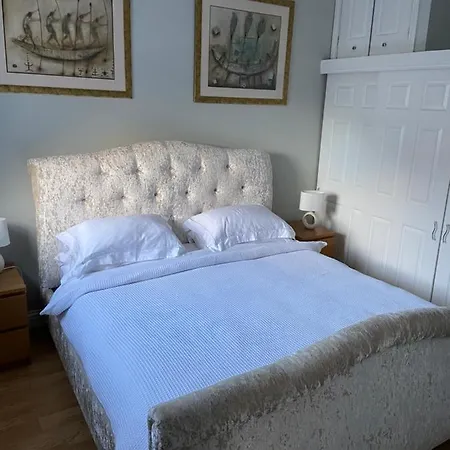 度假居 Cheerful One Bedroom With Parking Space. 格拉斯哥